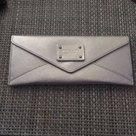 michael kors hand clutch